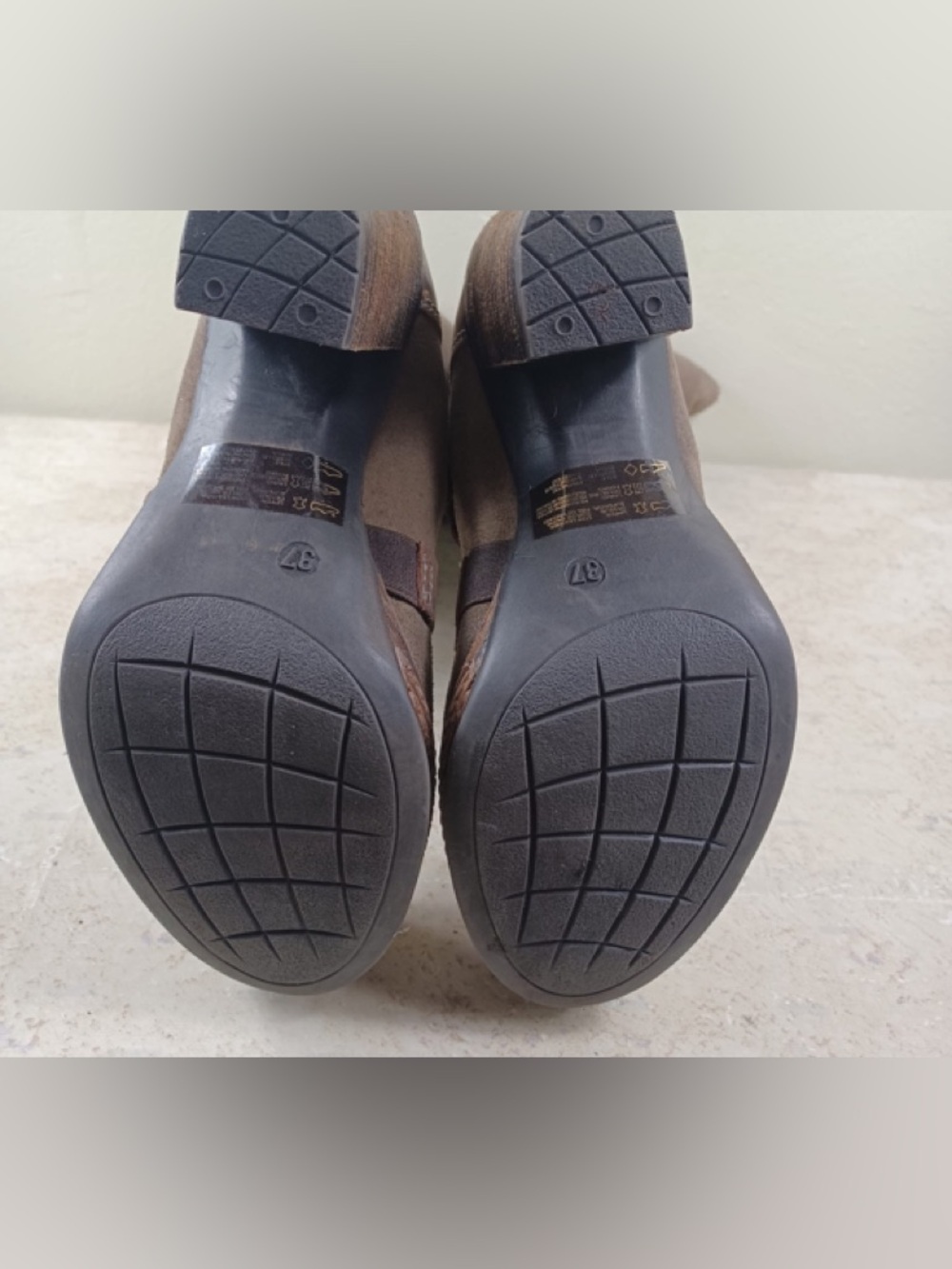 Women's Tall Suede Brown Heeled Boots - Picture 10 of 12